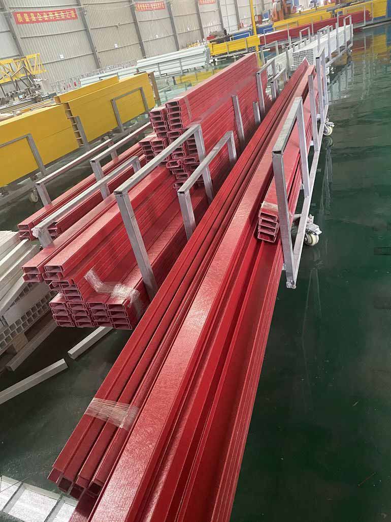 Fiberglass FRP Pultrusion Profile FRP GRP U Channel Ladder Rails(001)